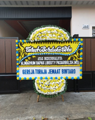 Papan Bunga Duka di Tanjung Raya