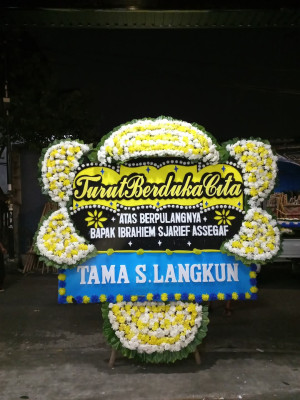 Papan Bunga Duka di Tanjung Raya